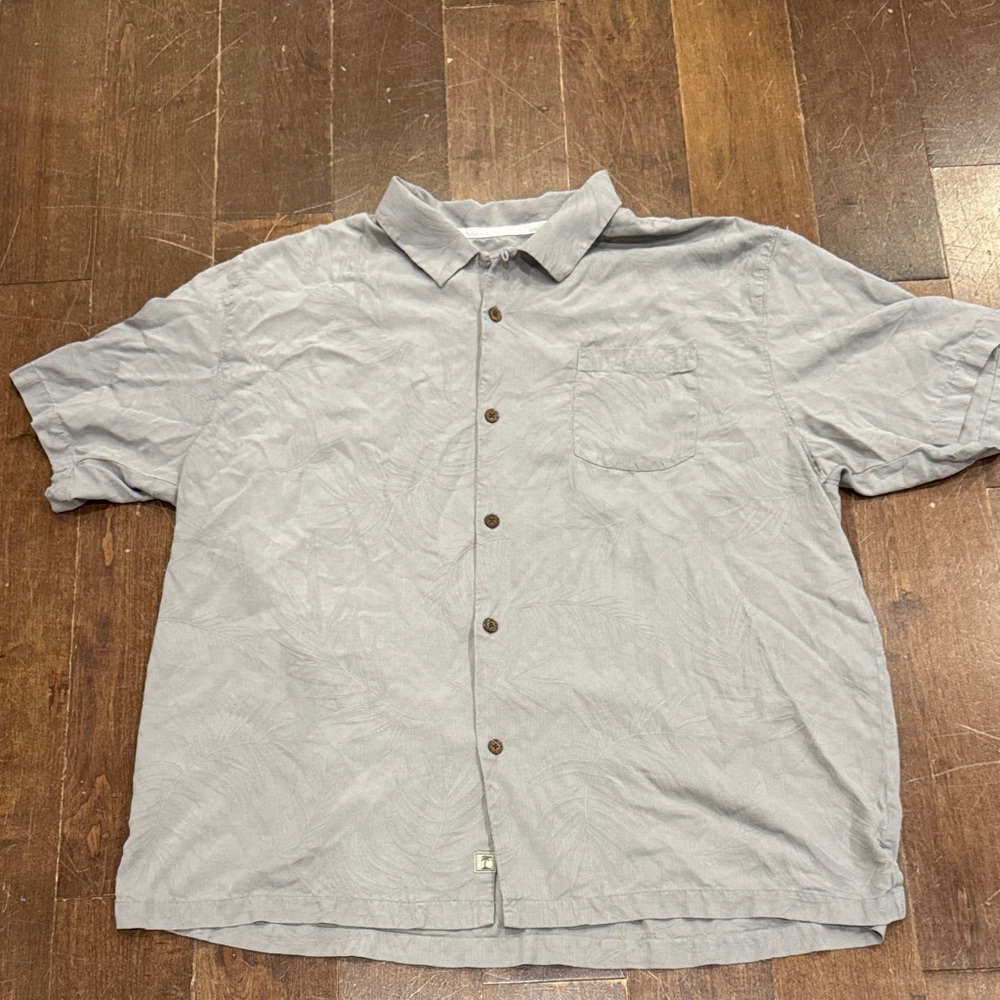 Tommy Bahama Light Gray Silk Button Down Shirt Short Sleeve Top